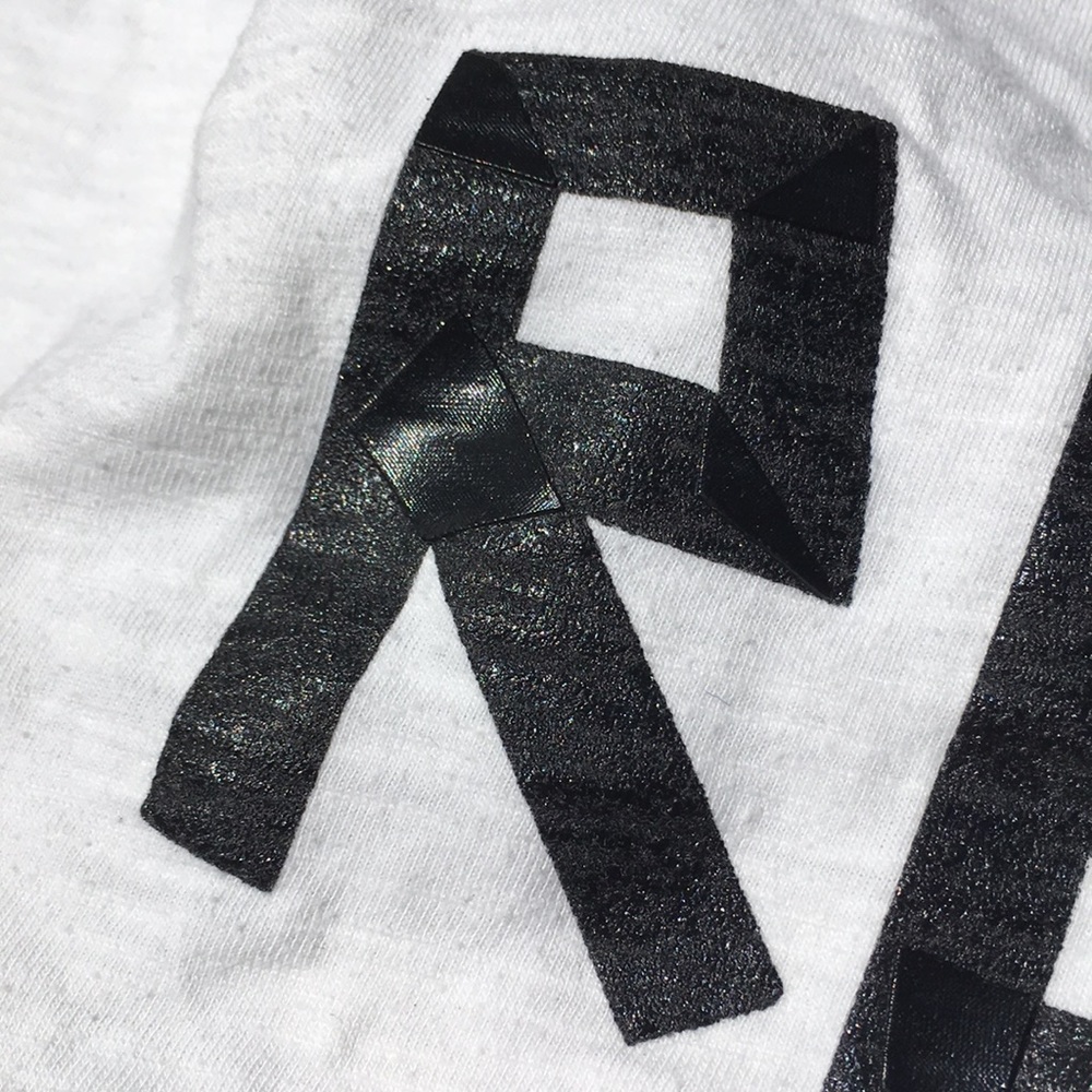 📦Here To Rock Raw Edge Sleeveless Top - Picture 3 of 6
